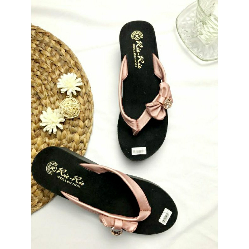 Sandal Wedges Perempuan pitta Samping2023