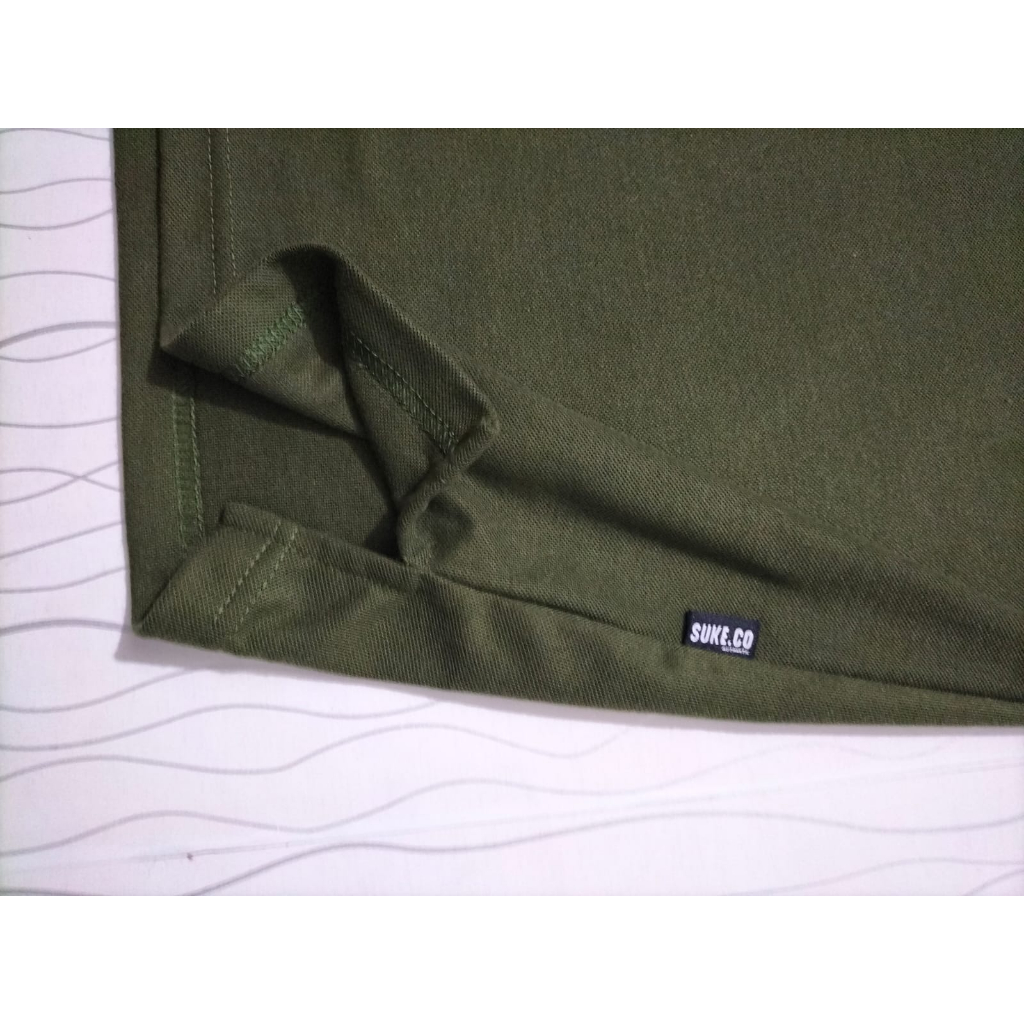 SUKE- Kaos Polo Pria Kerah Shanghai Motif Resliting Lengan Pendek Olive Premium