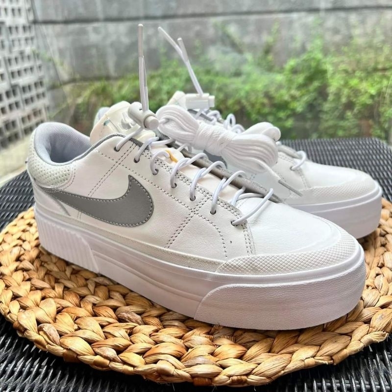 Sepatu Nike