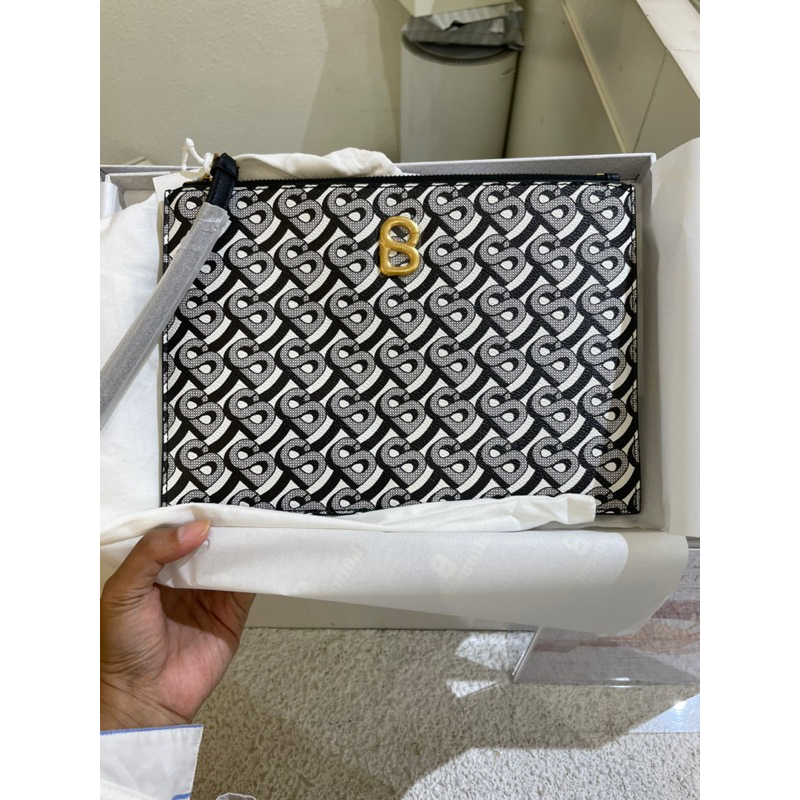 Bimu Clutch bag by buttonscarves Black