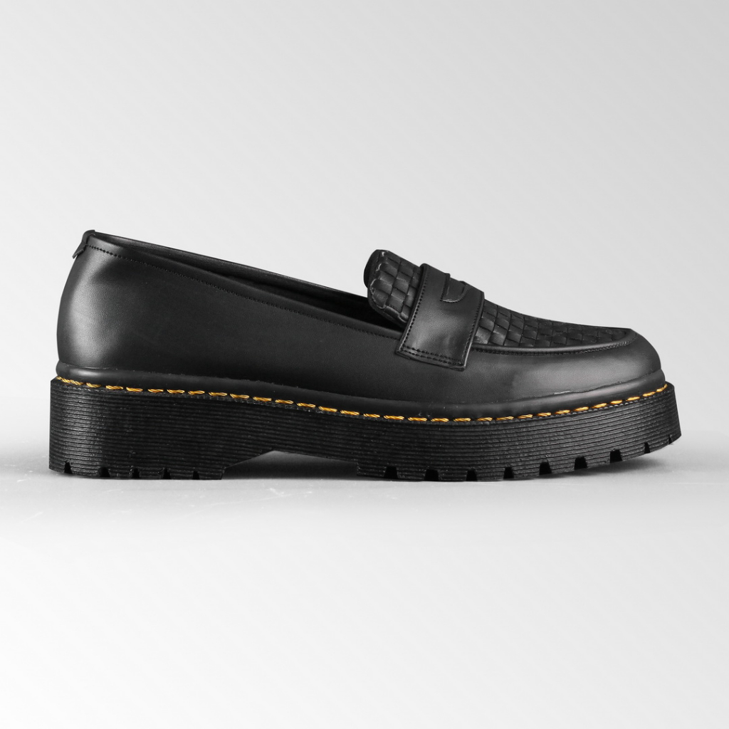 Alicia Black | 36-41 | Sepatu Loafers Slip-On Wanita Docmart (Hak 4cm) | FORIND x Lvnatica