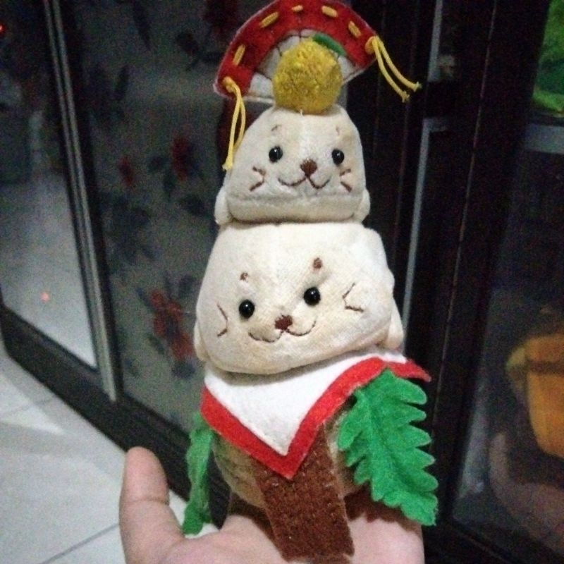 boneka kecil sirotan Dugong guguk laut hewan animals mother garden