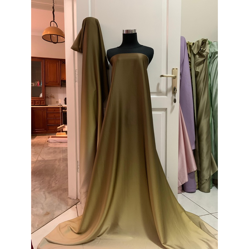 Bahan Kain Satin Armani Silk Gradasi Ombre Gradien 2 tone warna Army Olive