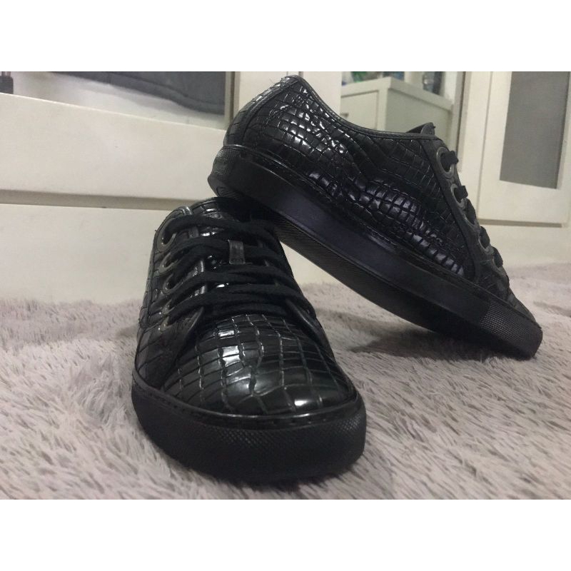 sepatu emporio Armani