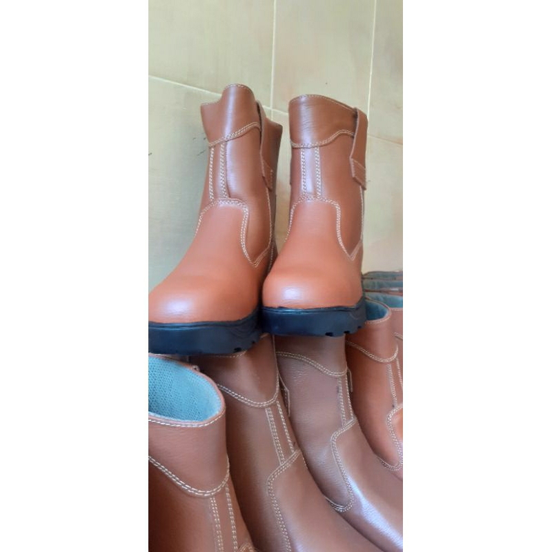 Sepatu sapety bot kings