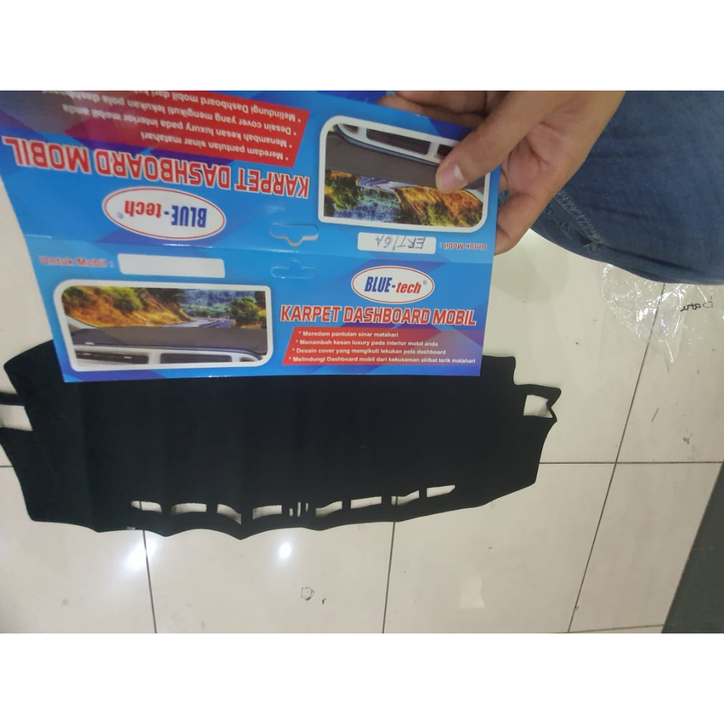 Cover Aksesoris Dashboard  / Karpet Dashboard Mobil Ertiga Hitam