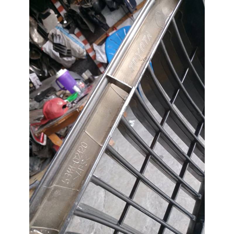 gril TOYOTA ALTIS 2002