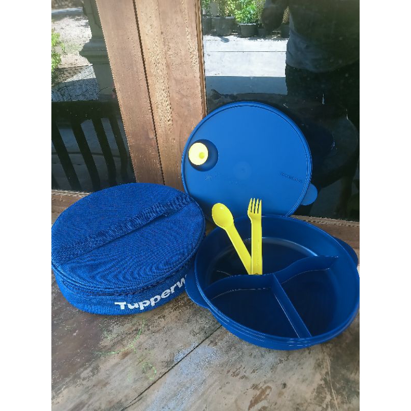 tempat makan / kotak bekal lunch box large CWL biru Tupperware
