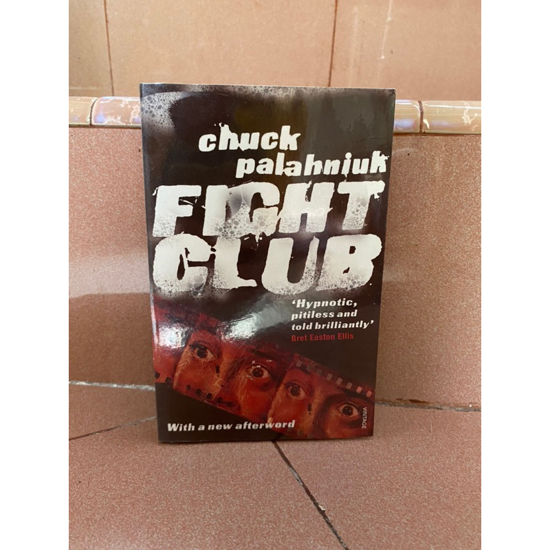 Novel Fight Club by Chuck Palahniuk