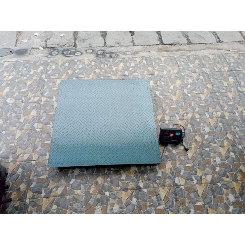 Timbangan Lantai Digital kapasitas 1 ton atau 2 ton platform 120 x 120 cm Yutaka