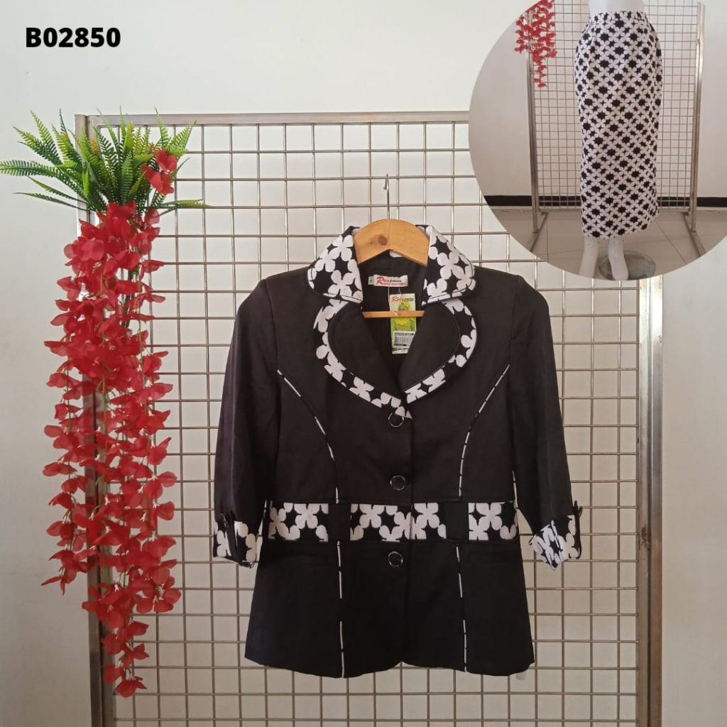 SETELAN WANITA BLAZER ROK Motif Batik Bintang