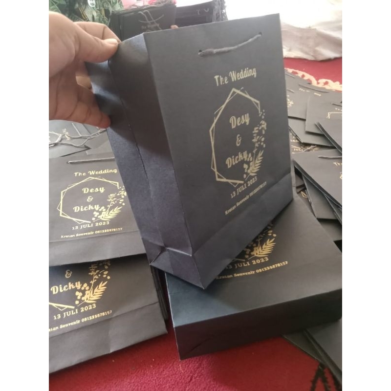 

Paperbag Hitam