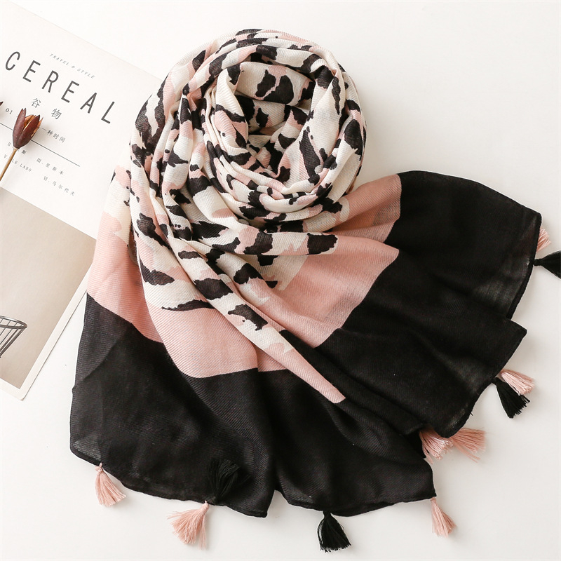 ITSFRIDAY MULAN Scarf - Premium Pashmina Shawl Selendang Syal Pasmina Hijab Import Motif Leopard Hitam Cream Tassel