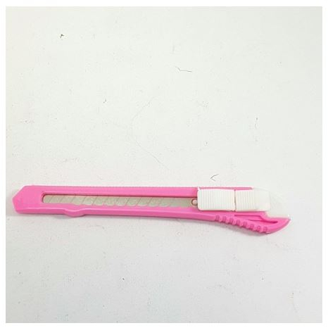 Cutter Kecil L-301 BENEFIT Pisau Mini Blade Razor Knife Small Besi Tajam Pengkikis Pemotong Kertas Kain Gabus Peralatan Karya Seni Prakarya Anak Sekolah Kerajinan Tangan Craft Serbaguna Murah Kualitas Crafting Termurah Grosir Prakarya Malang