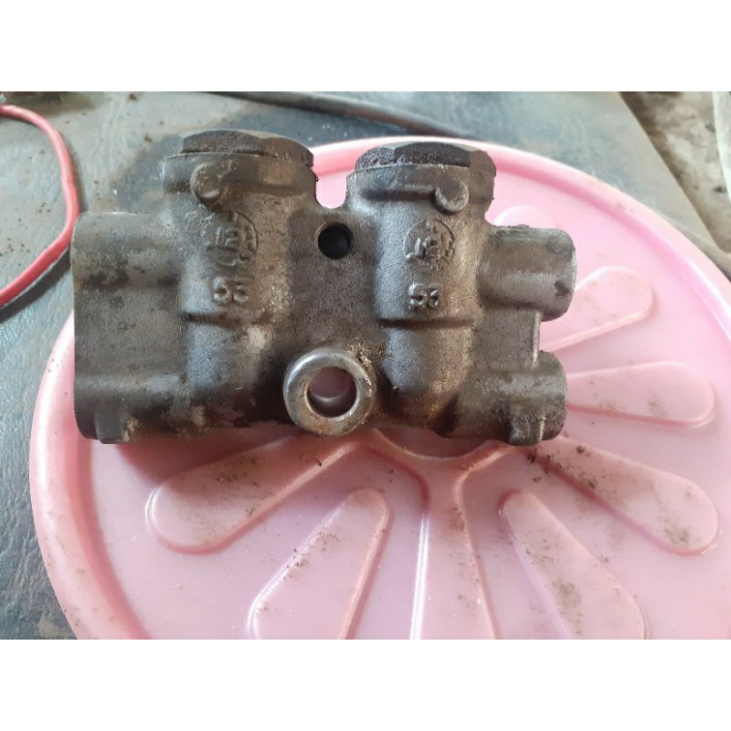 pembagi minyak rem hyundai accent