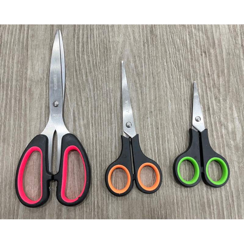 

Gunting Stainless Ukuran Kecil / Sedang / Besar Merek Emigo / Elano / Prokenso