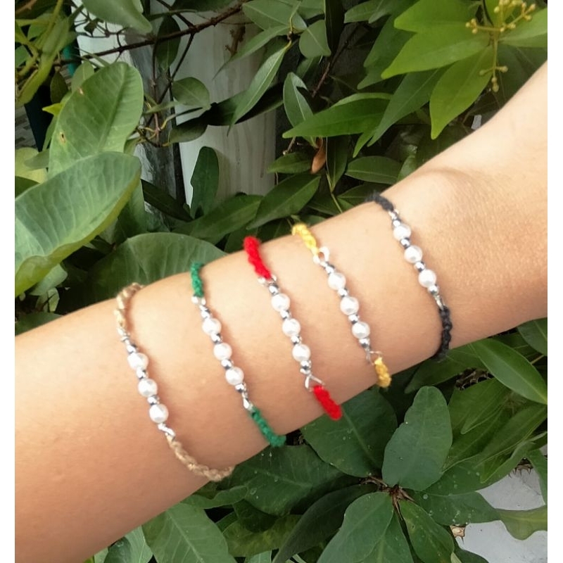 gelang tangan aksen mutiara