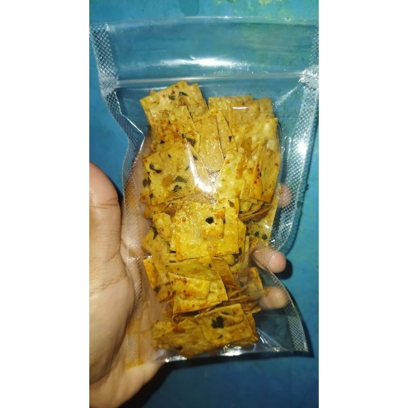 

Viral Kulit Pangsit Pedas Manis Aroma Daun Jeruk