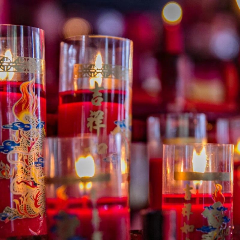 Lilin Merah Sembahyang Puja Ukuran Pilar 1/4 Kati Tahan Angin Motif Hock / Lilin Warna Merah Sembayang Kualitas Bagus Murah