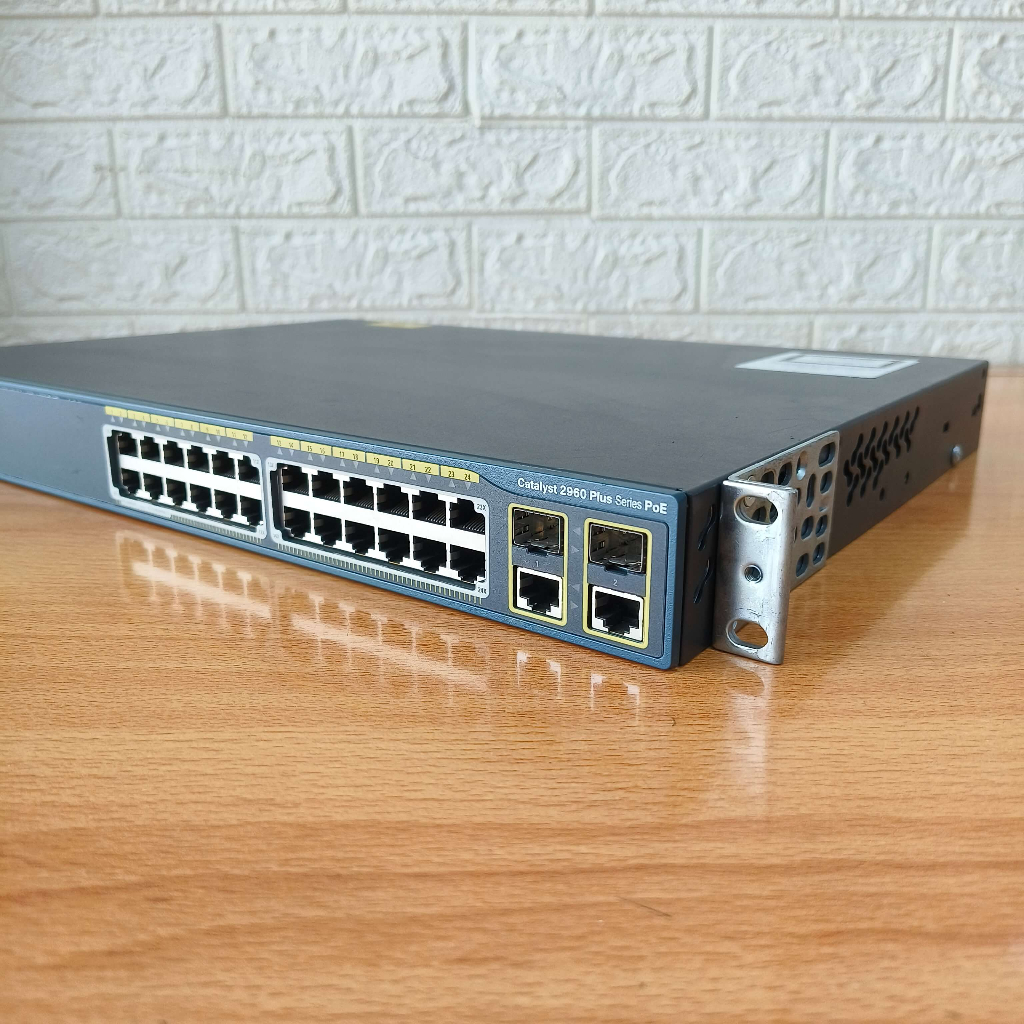 Switch Cisco Catalyst 2960 Plus 24 Port PoE WS-C2960+24PC-L