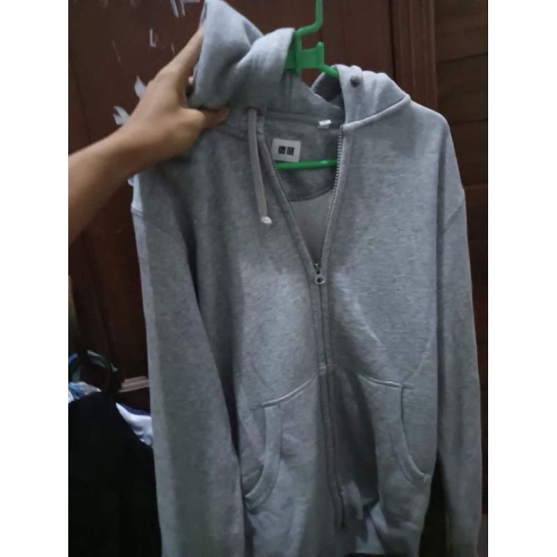uniqlo zipper hoodie abu
