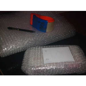 

PLASTIK GELEMBUNG - BUBBLE WRAP PLASTIC SEBAGAI PENGAMAN PRODUK