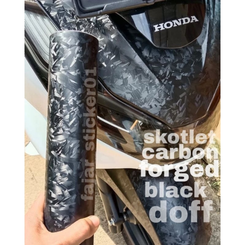 SKOTLET STIKER CARBON FORGET HITAM DOFF STIKER SKOTLET MOTOR CARBON FORGET HITAM GLOSSY