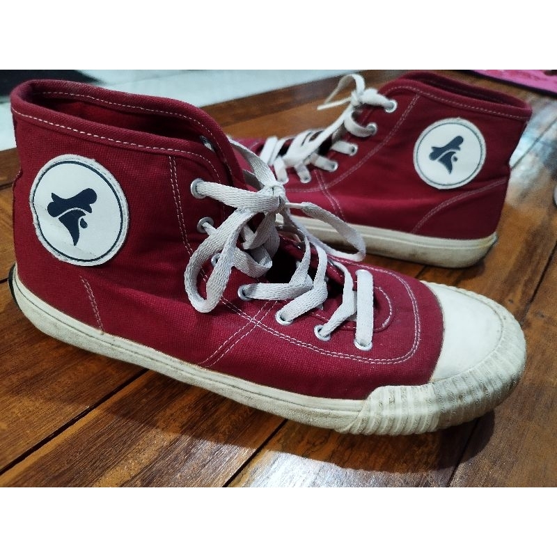 Preloved Sepatu Brodo Hi Red X Jackloth (Special Edition)