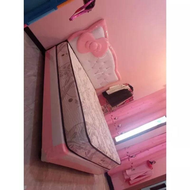 Divan Sandaran Hello kitty Bahan oscar