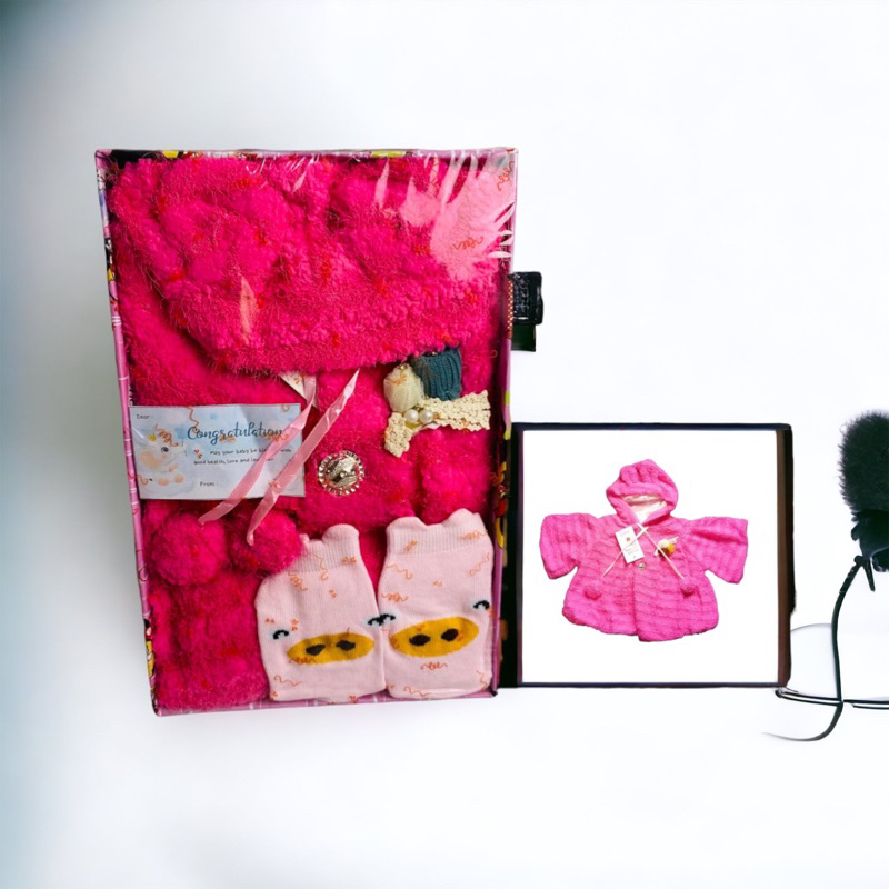 Hampers bayi cewek Kado lahiran bayi