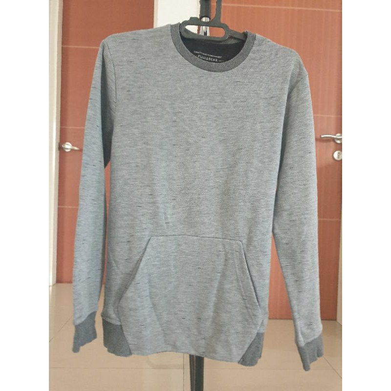 Kaos lengan panjang pria Pull&Bear/Sweater Pull&Bear- preloved