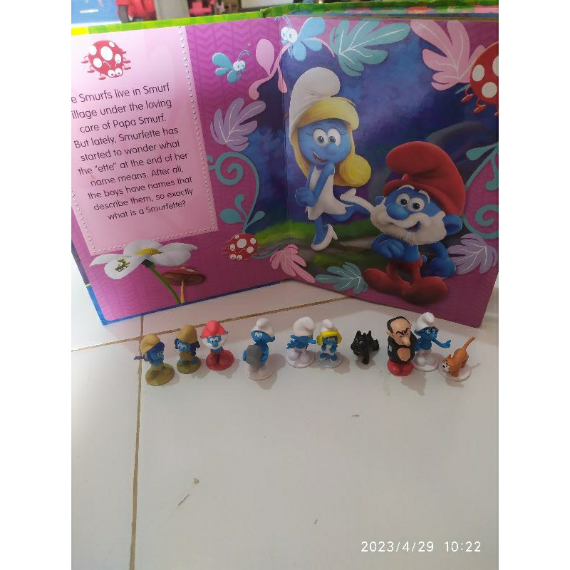 

buku cerita plus figur smurf