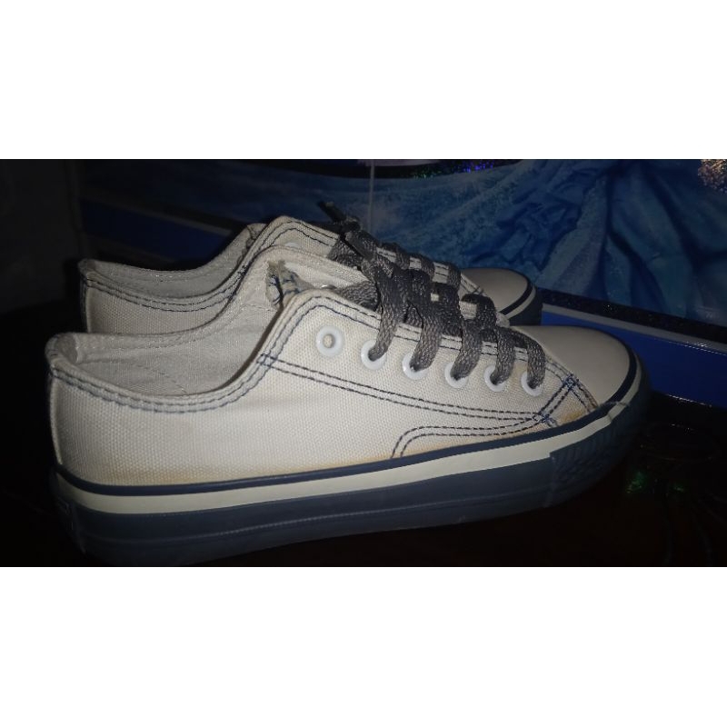 preloved sepatu sneakers sepatu kerja sandal wanita