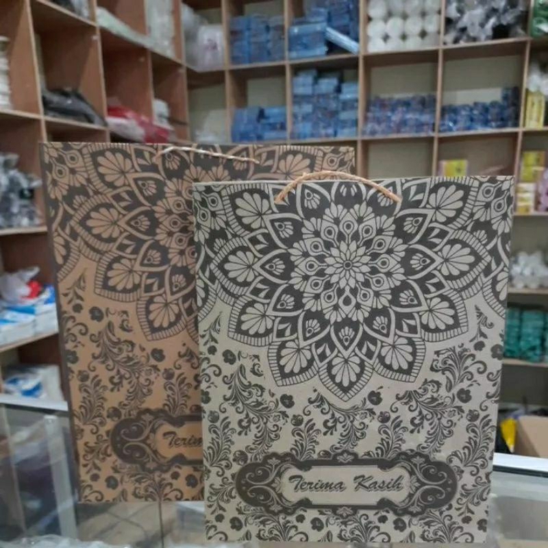 

200pcs paperbag / tas kertas ukuran sedang