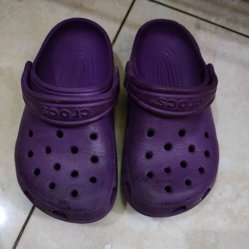 preloved crocs original kids size 10-11