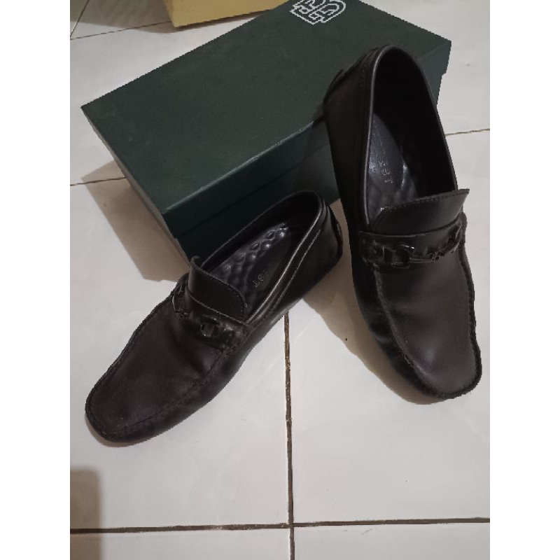 everbest sepati pantofel pria black preloved