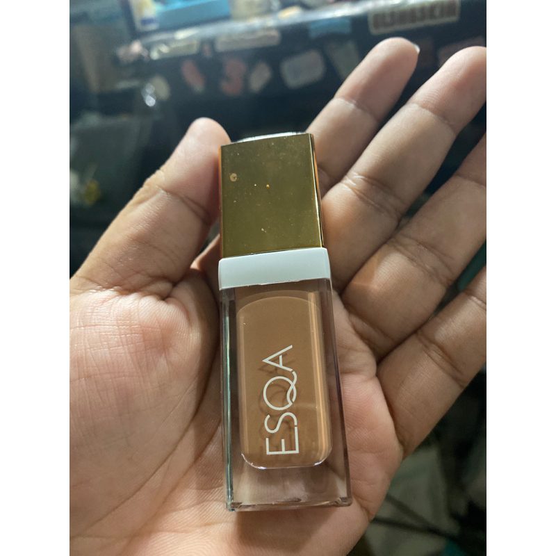 esqa liquid eyeshadow badru