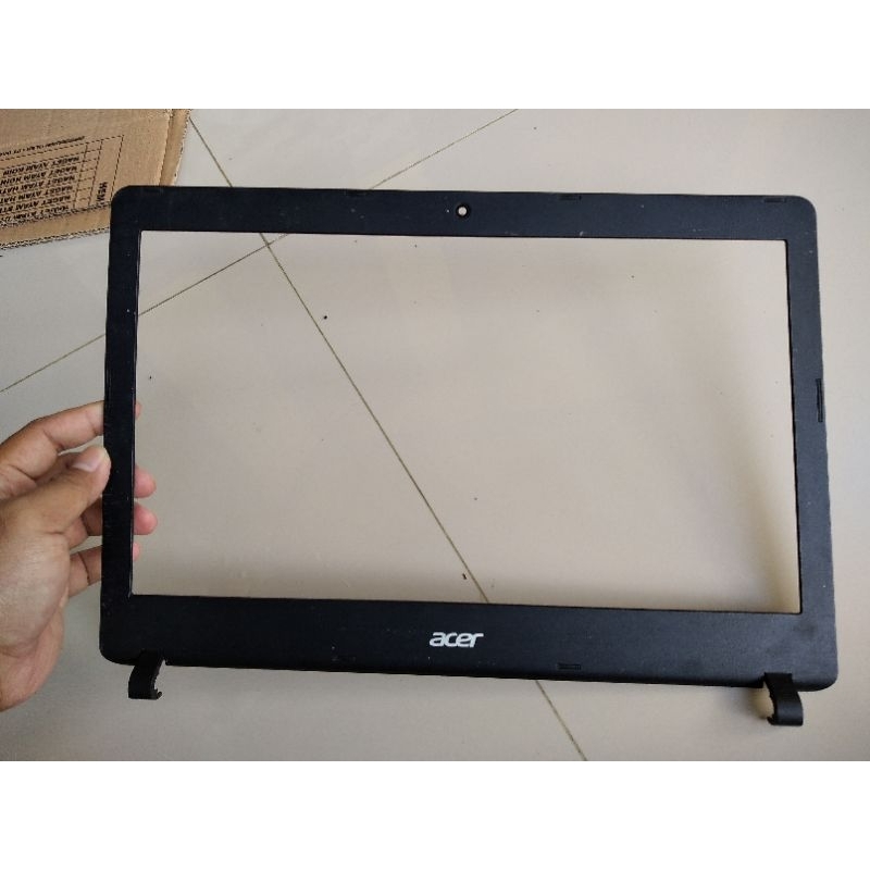 Casing lcd bagian depan acer aspire es 14 es1-432 es1 432