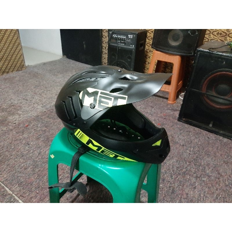 Helm Sepeda Full Face MET original.. second repaint