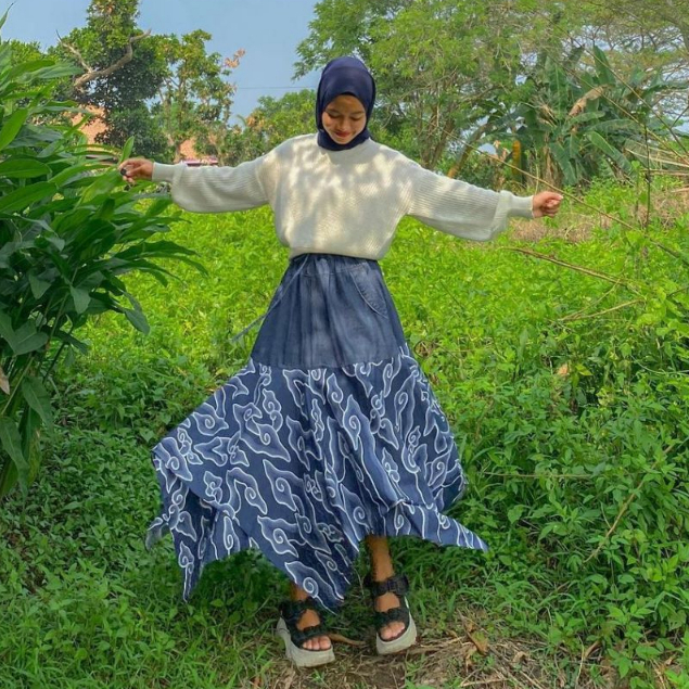 BATIK TRUSMI Rok Batik Wanita Kombinasi Denim Hybrid