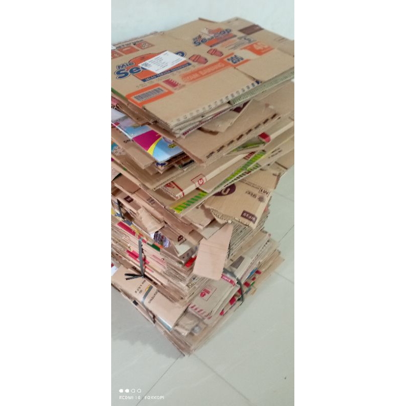 

Kardus Bekas Minuman Gelas