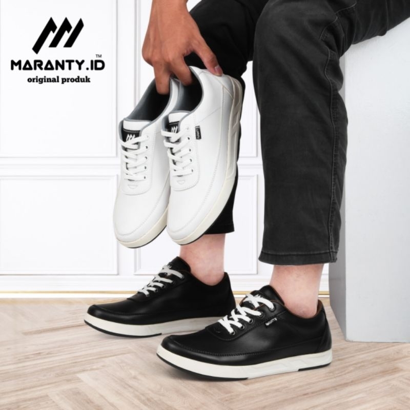 MARANTY.ID_Sepatu putih hitam peria kerja kantoran kulahan jalan-jalan