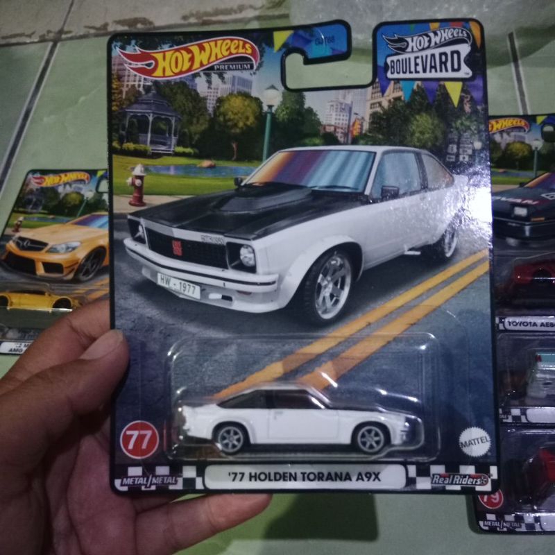 hotwheels boulevard holden torana