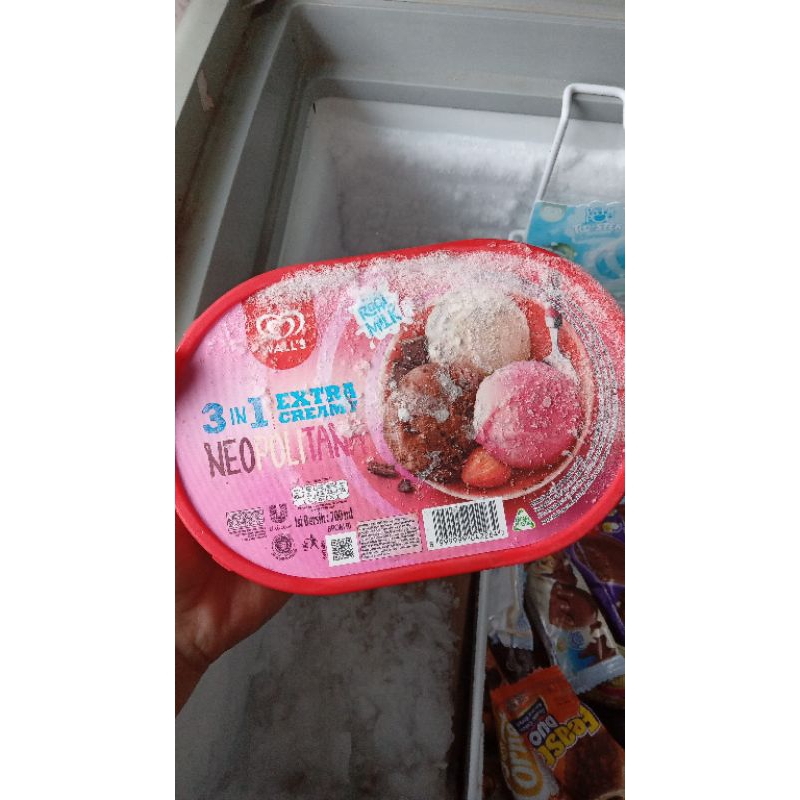 

Wall's Ice Cream Extra Creamy 3in1 Neopolitana 700ml
