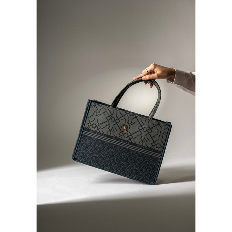 LEVAUGHN MEDIUM MIDI TOTEBAG BLACK BY HEYLOCAL