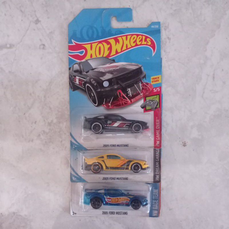 hotwheels 2005 ford Mustang