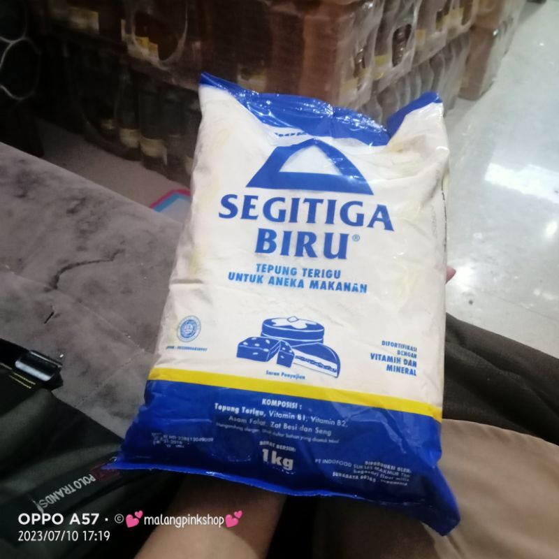 

tepung segitiga biru 1 kg