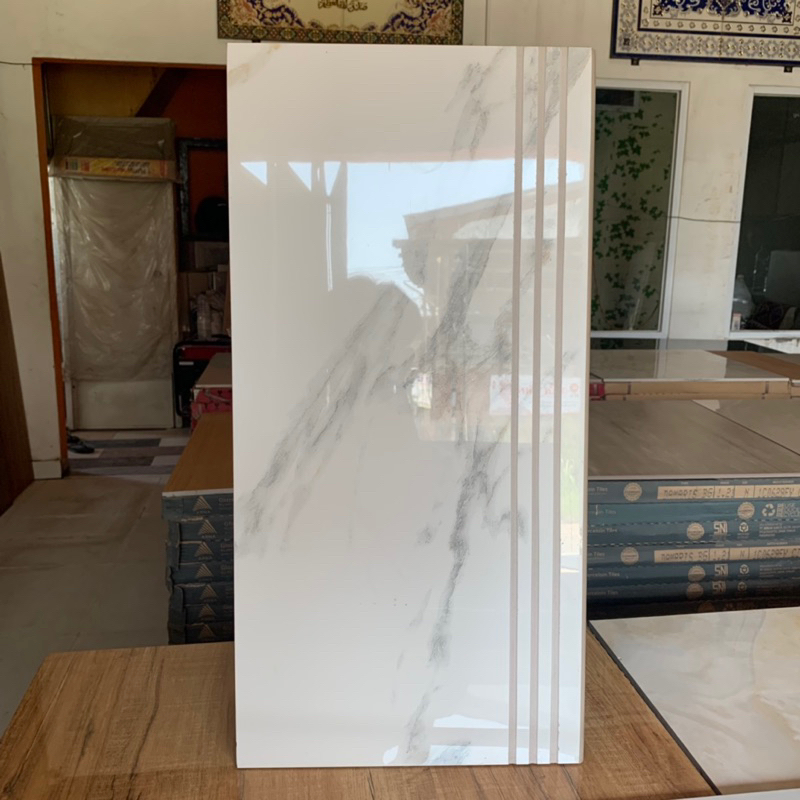 Granit pijakan anak tangga uk 30x60 motif marmer