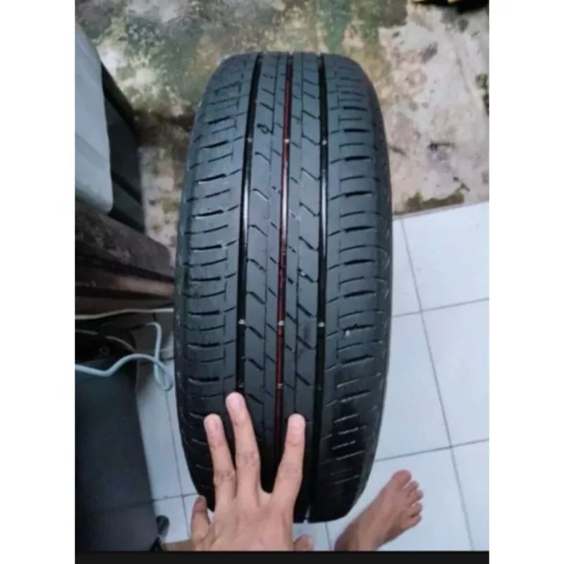 BAN MOBIL TUBLES MEREKBRIDGESTONEUKURAN 185/65 R15 BAN MOBIL