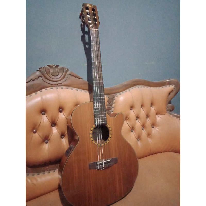 Gitar cort cec5